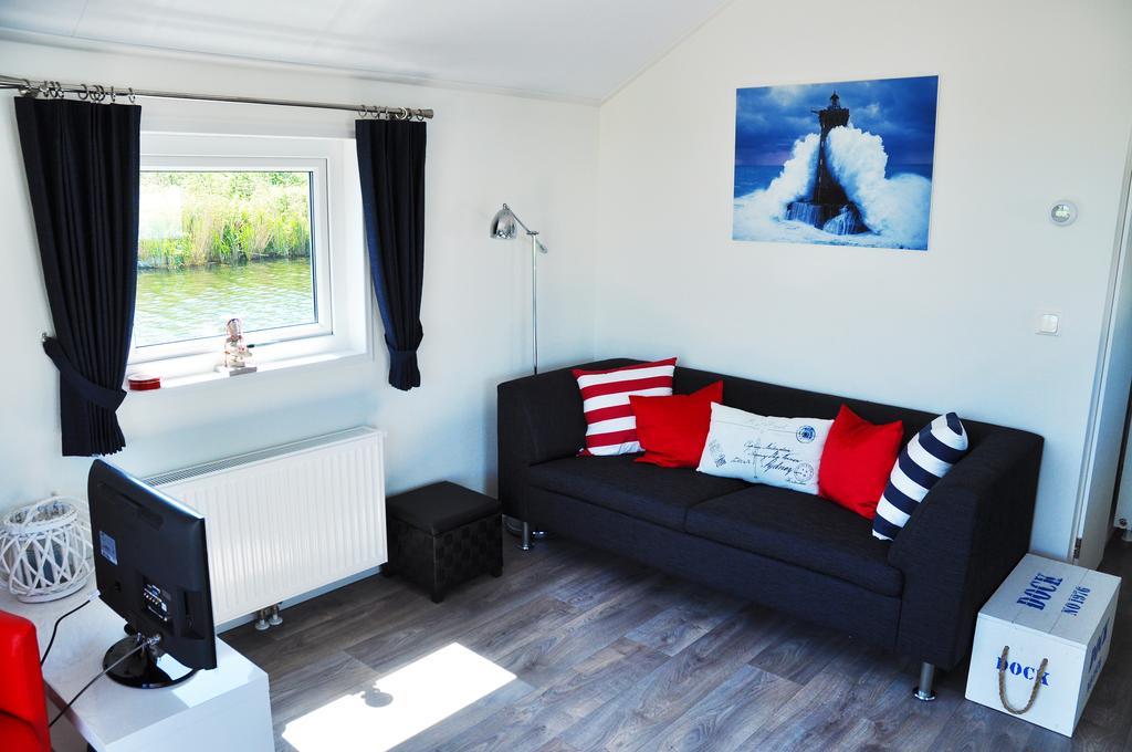 Bestmarine Waterchalets Flevo Marina Lelystad Rum bild