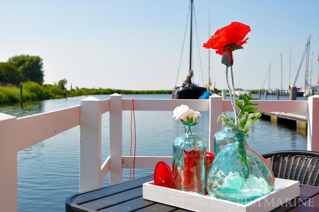 Bestmarine Waterchalets Flevo Marina Lelystad Rum bild