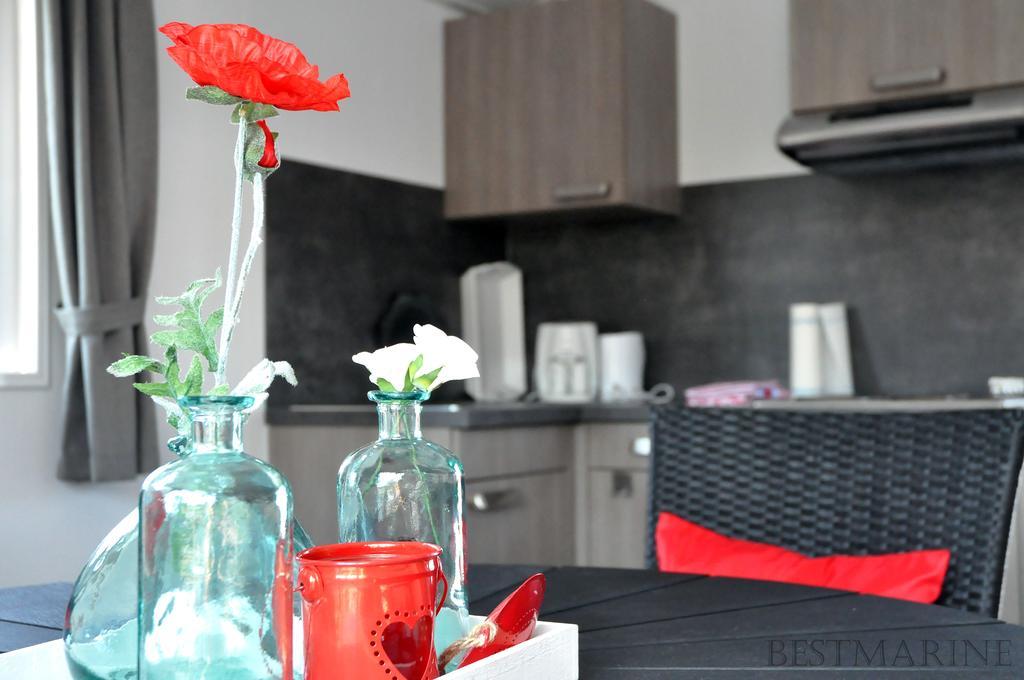 Bestmarine Waterchalets Flevo Marina Lelystad Rum bild