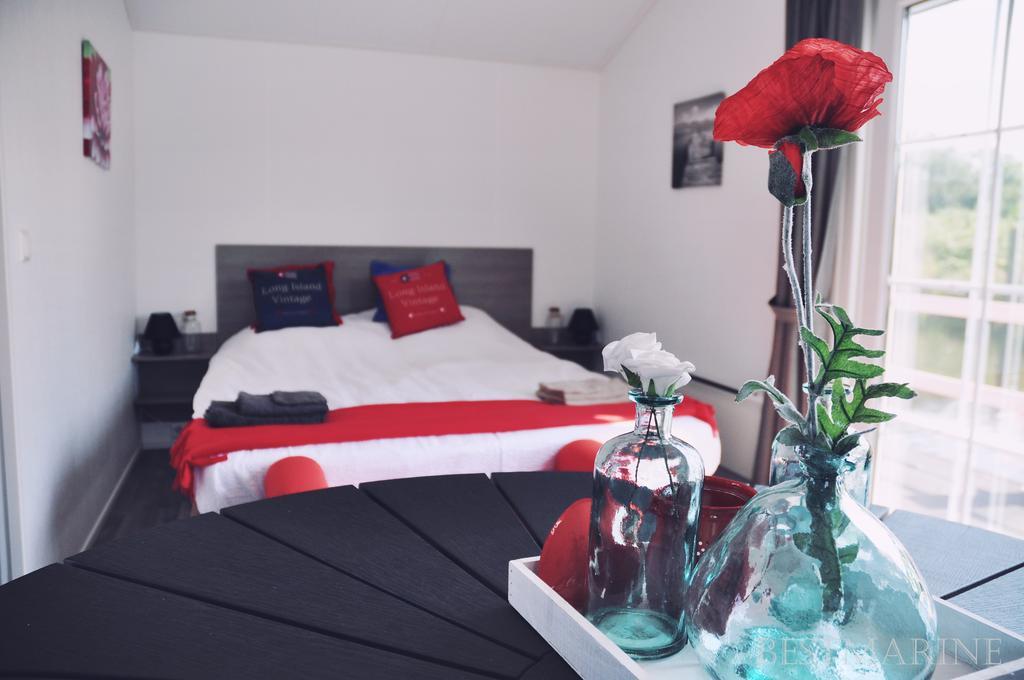 Bestmarine Waterchalets Flevo Marina Lelystad Rum bild