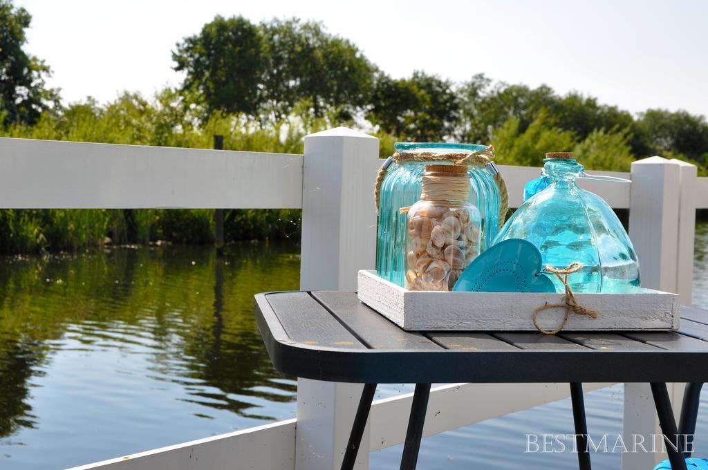 Bestmarine Waterchalets Flevo Marina Lelystad Rum bild