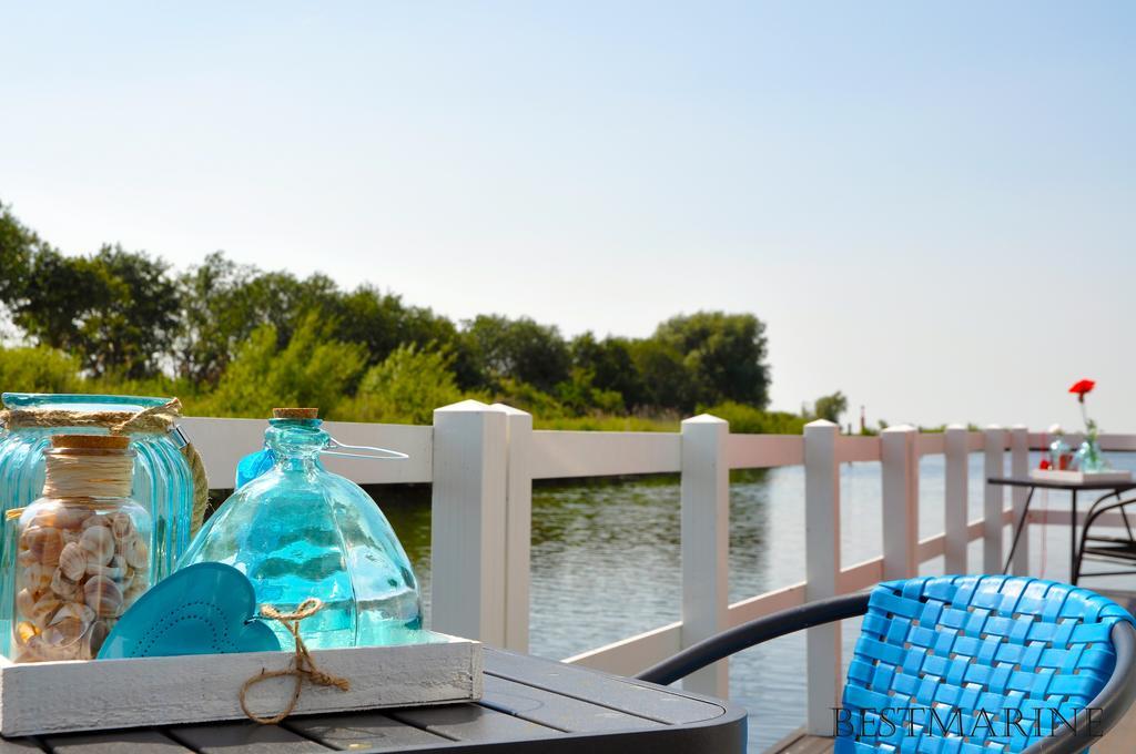 Bestmarine Waterchalets Flevo Marina Lelystad Rum bild