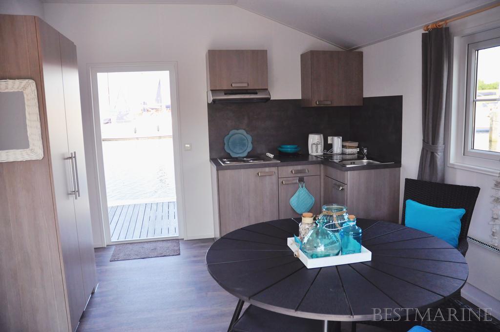 Bestmarine Waterchalets Flevo Marina Lelystad Rum bild